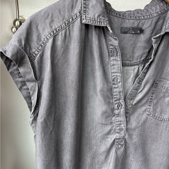 Prana Charcoal Chambray Pullover 1/4 Button Up Shirt Women’s XL - Picture 2 of 8